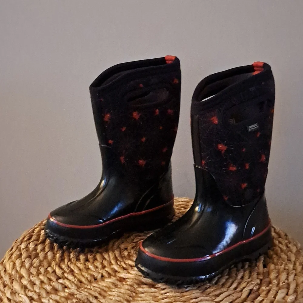 BOGS Youth Spiderweb Print Winter/Snow Waterproof/Insulated Boots S-10‎